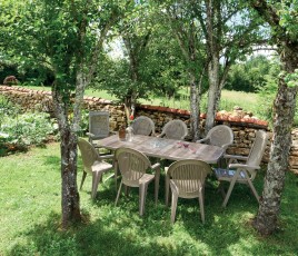 Grosfillex Table VEGA