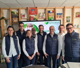 De dr à g :  G.Labourdette : R&D - J- B Michaux : Coord.Station d'essai Morancé - Ch.Klopfenstein : DG Eur. du Sud - J. Bernard-Brunel : Dir.Mktg Eur. du Sud - L. Martel : Dir. R&D -A. Mazière : Mktg Gardens, Ch. François : Resp  Com Digital et RSE