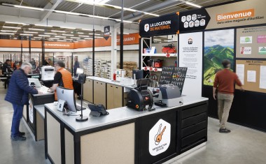 Nouveau concept Weldom : des comptoirs façon quincaillerie